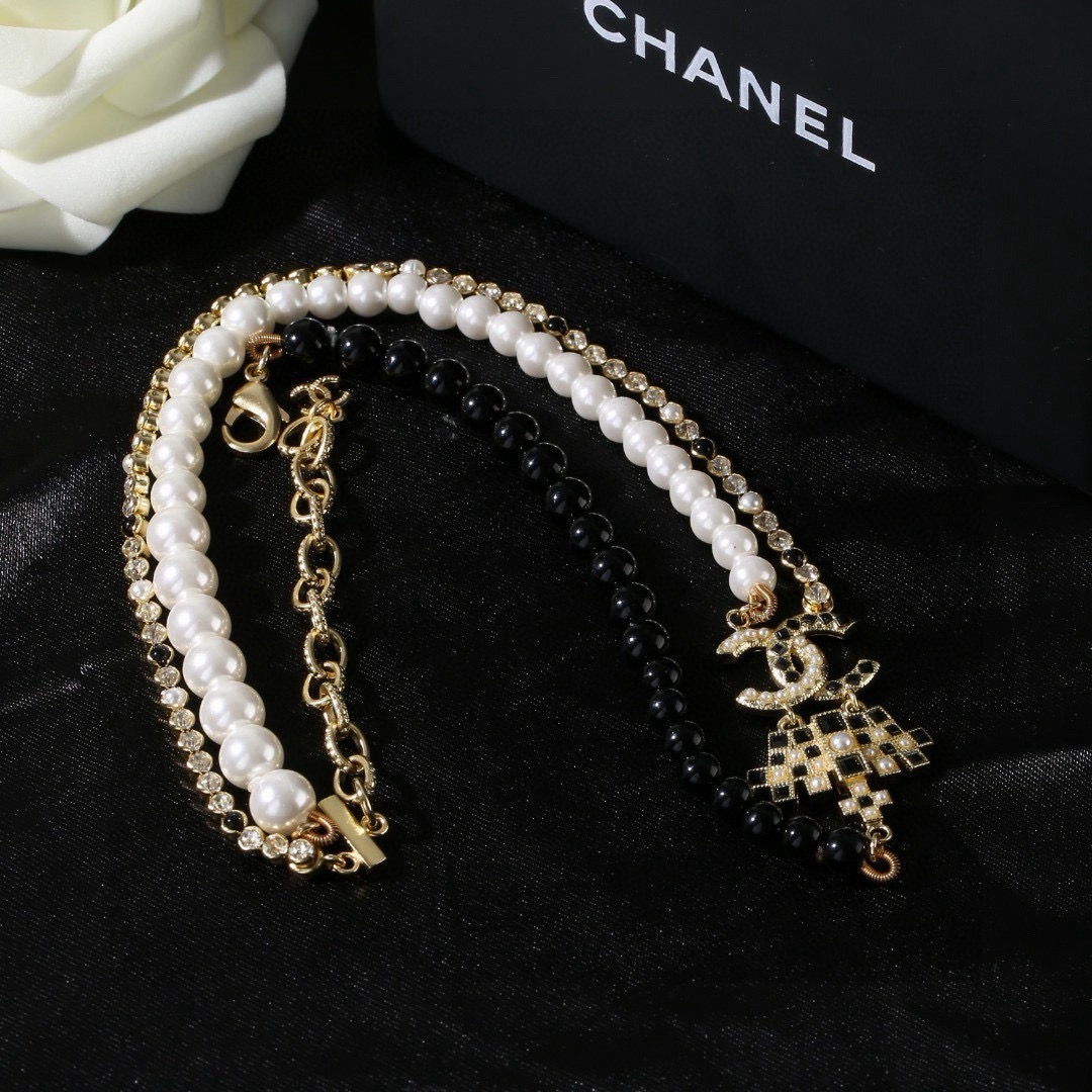 小香 Chanel 新款项链  专柜同步上市 双C 珍珠皇冠颈链 精工打造原版一致黄铜材质