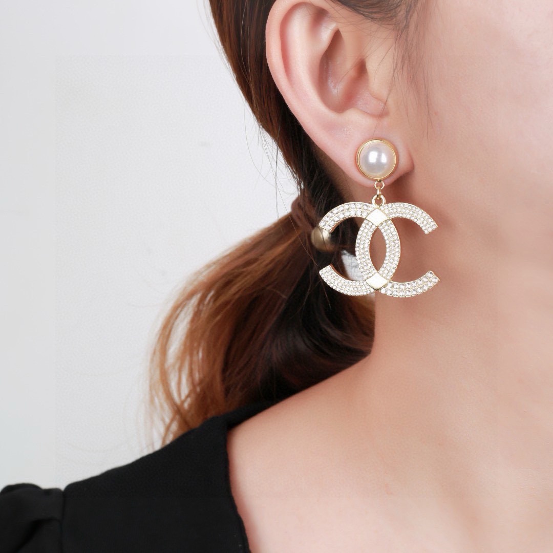 小香 Chanel 新款耳环  专柜同步上新 双C耳钉 精工打造原版一致黄铜材质