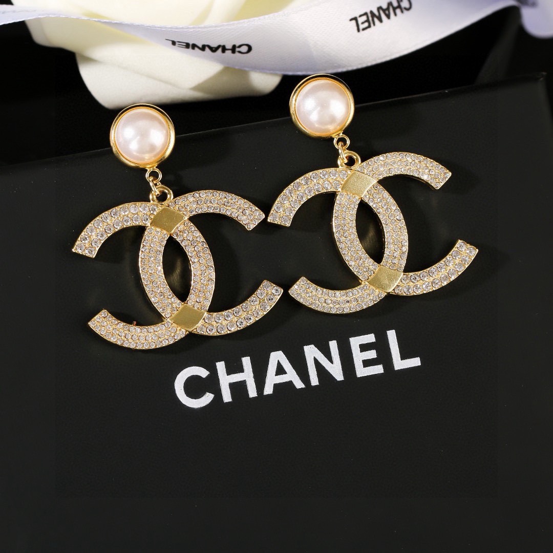 小香 Chanel 新款耳环  专柜同步上新 双C耳钉 精工打造原版一致黄铜材质