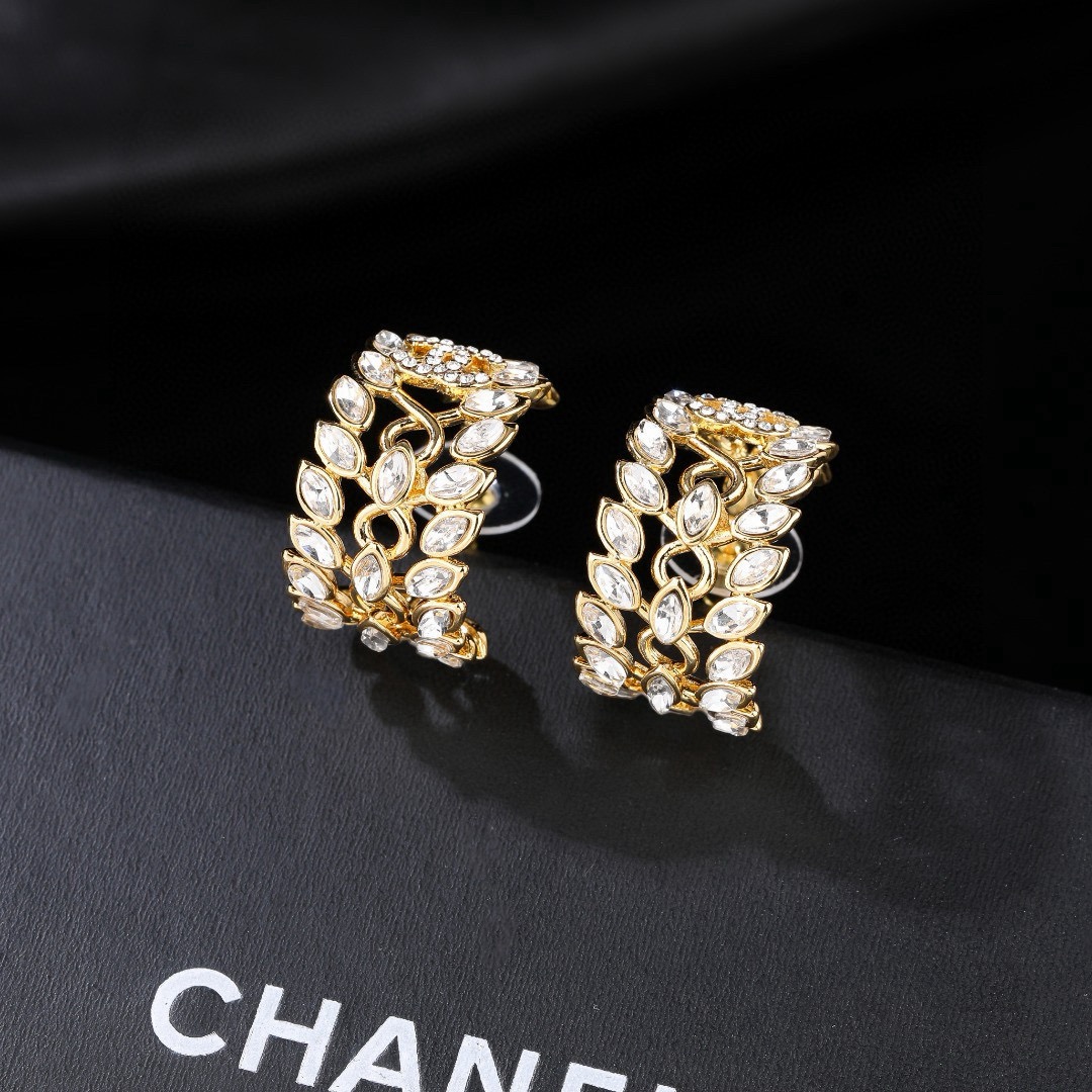 CHANEL 香奈儿新款马眼树叶🍂耳环  专柜同步上新 双C耳钉 精工打造原版一致黄铜材质