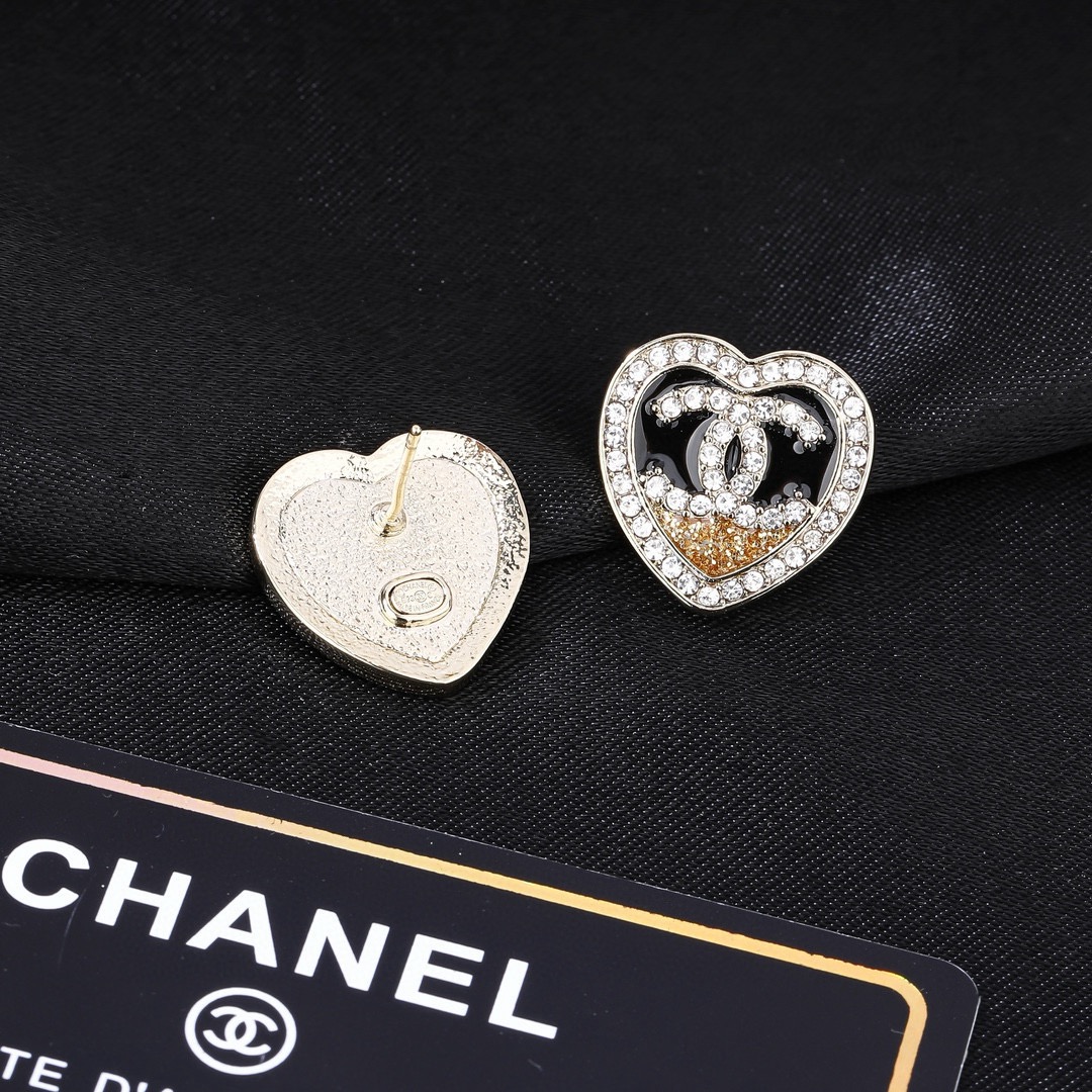 小香 Chanel 23新款爱心💗耳环  专柜同步上新 双C项链 精工打造原版一致黄铜材质