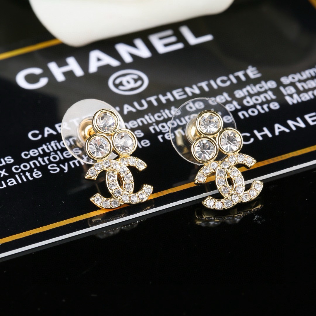 小香 Chanel 新款耳环  专柜同步上新 双C耳钉 精工打造原版一致黄铜材质