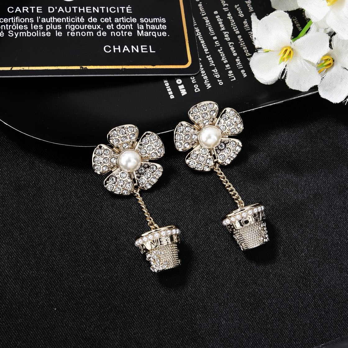 小香 Chanel 新品耳环 代购级别 一比一品质 香奈鹅 系列 经典cc logo 风格高级百搭 高级
