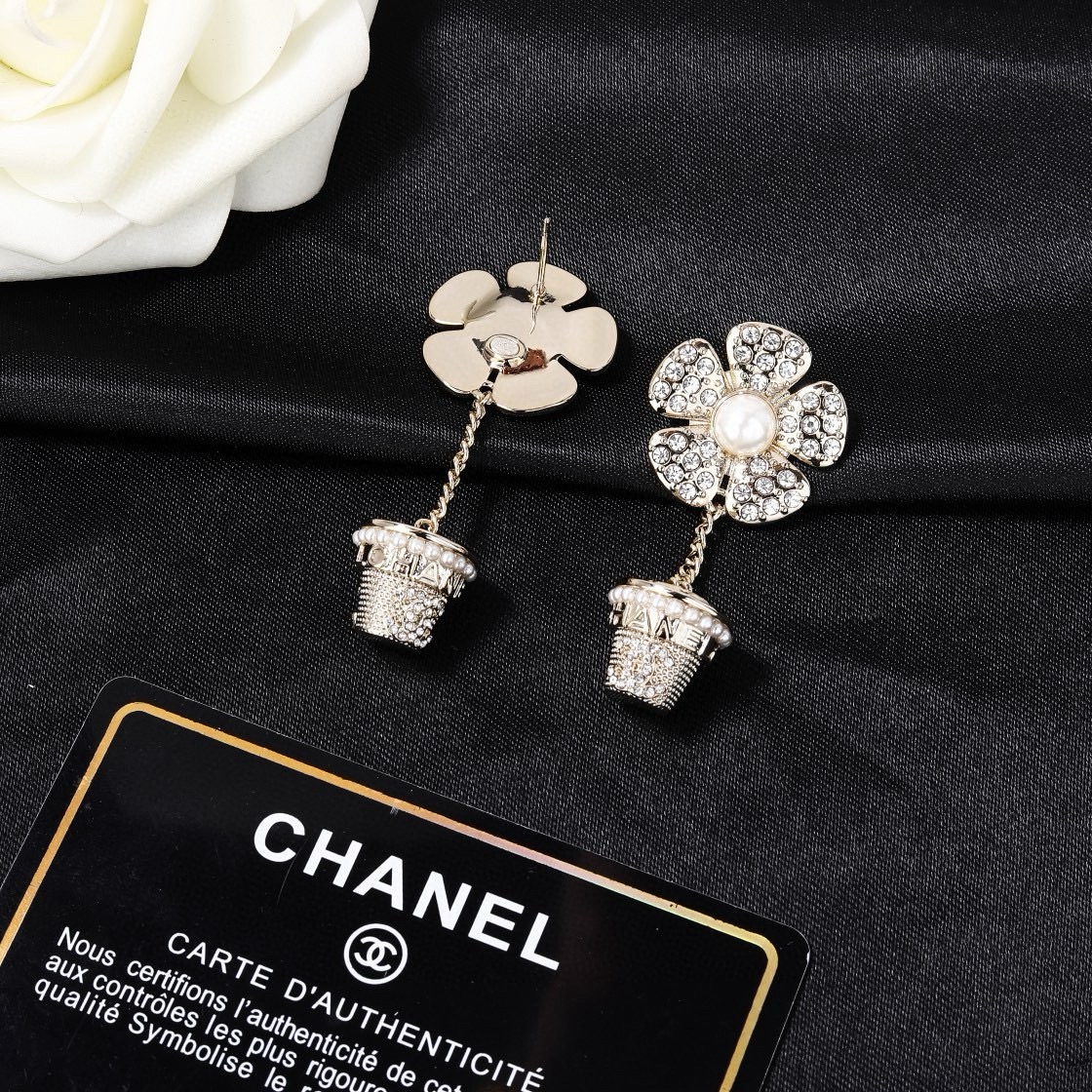 小香 Chanel 新品耳环 代购级别 一比一品质 香奈鹅 系列 经典cc logo 风格高级百搭 高级