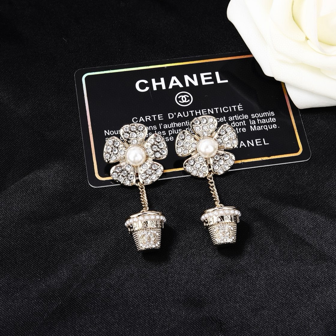 小香 Chanel 新品耳环 代购级别 一比一品质 香奈鹅 系列 经典cc logo 风格高级百搭 高级