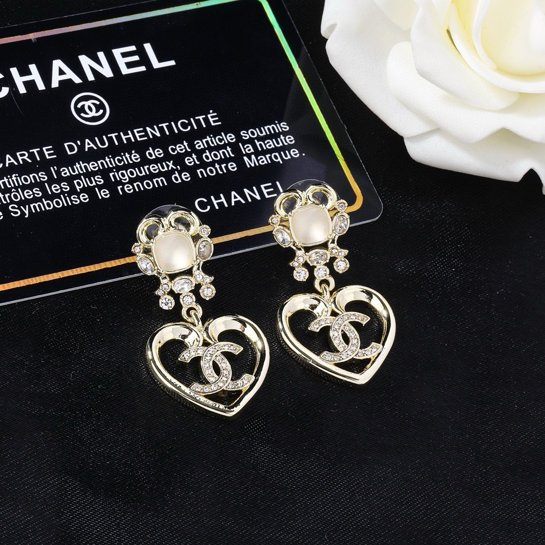 CHANEL 香奈儿 新款耳环  ✨每一个细节做工非常精细    这款设计非常美轮美奂 这款真的超级美超
