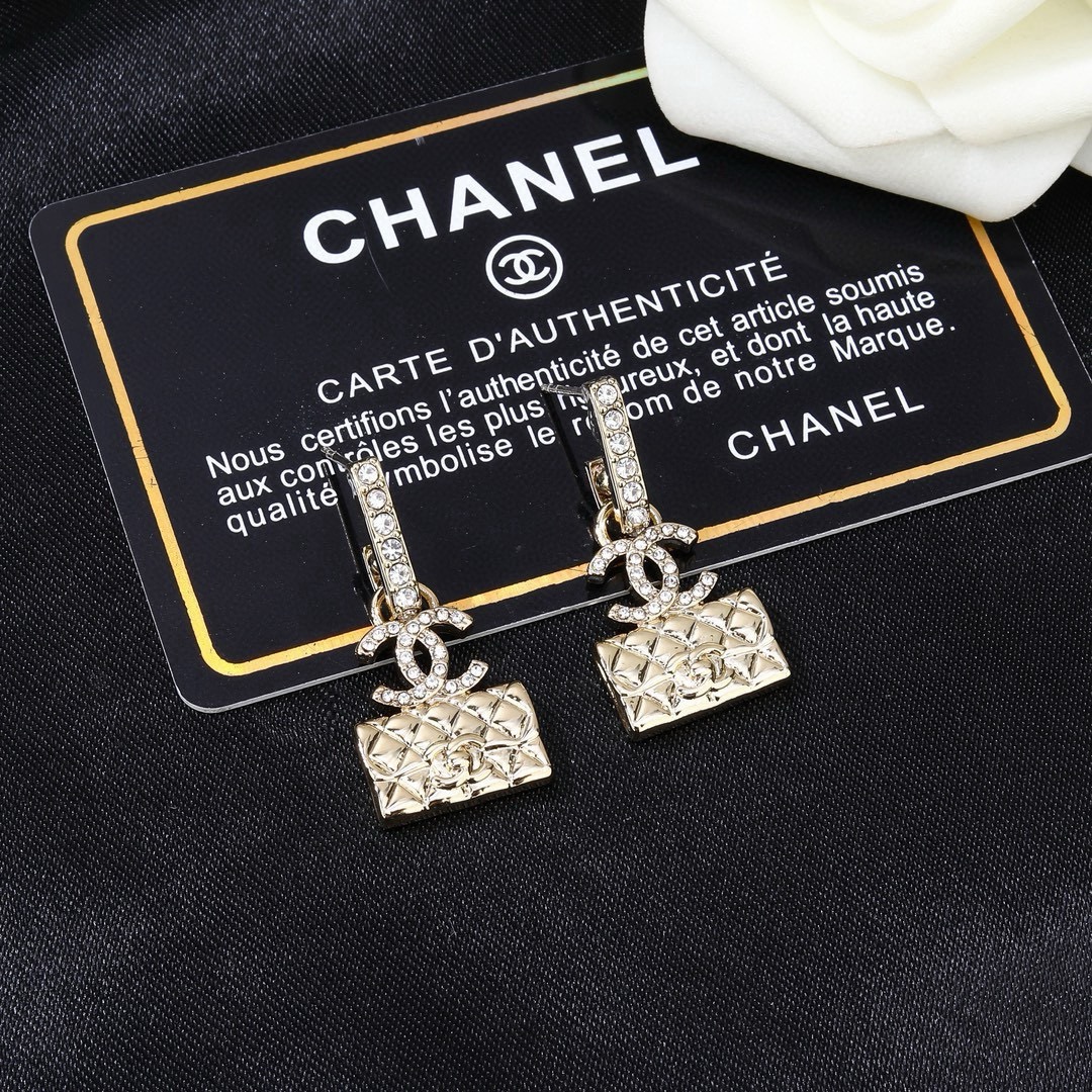 小香 Chanel 新品耳环 代购级别 一比一品质 香奈鹅 系列 经典cc logo 风格高级百搭 高级