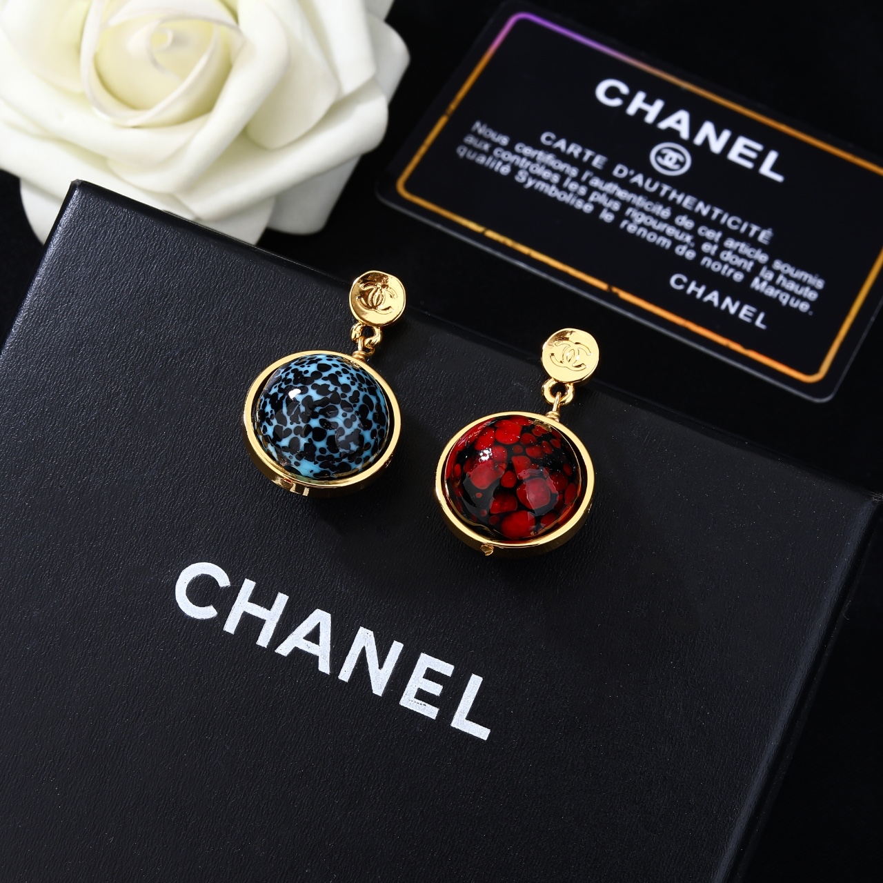 小香Chanel新款耳环   ✨每一个细节做工非常精细    这款设计非常美轮美奂 这款真的超级美超级仙