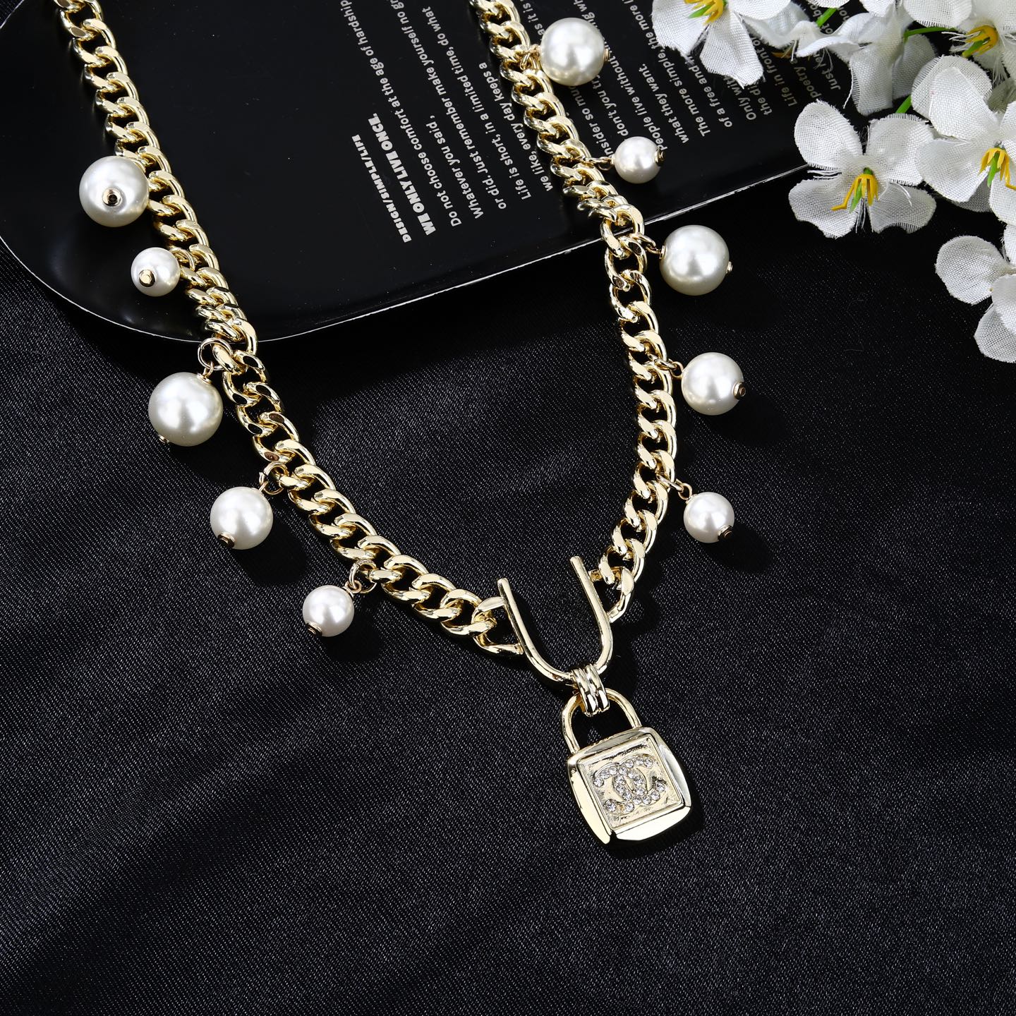 小香 Chanel 新品腰链 代购级别 一比一品质 香奈鹅 系列 风格高级百搭 高级感爆棚 现货 立即抢购👉