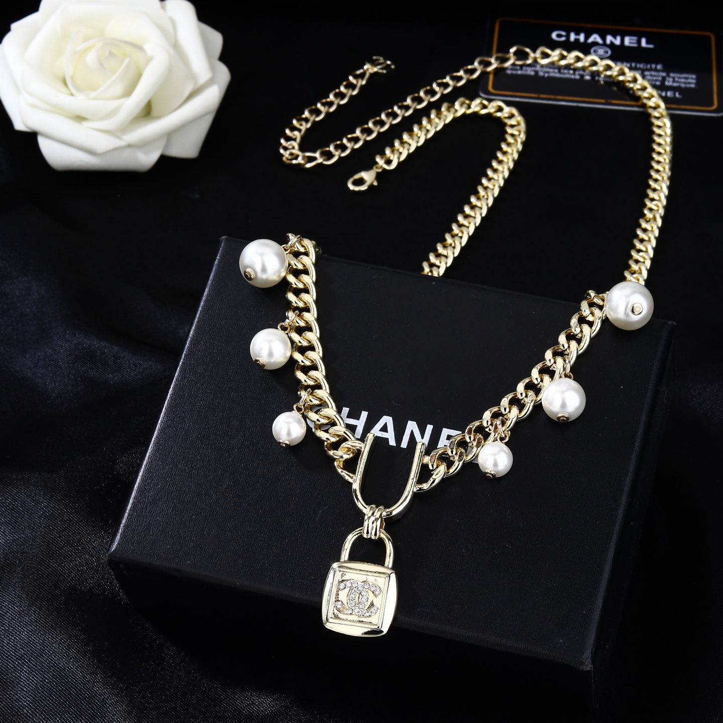 小香 Chanel 新品腰链 代购级别 一比一品质 香奈鹅 系列 风格高级百搭 高级感爆棚 现货 立即抢购👉