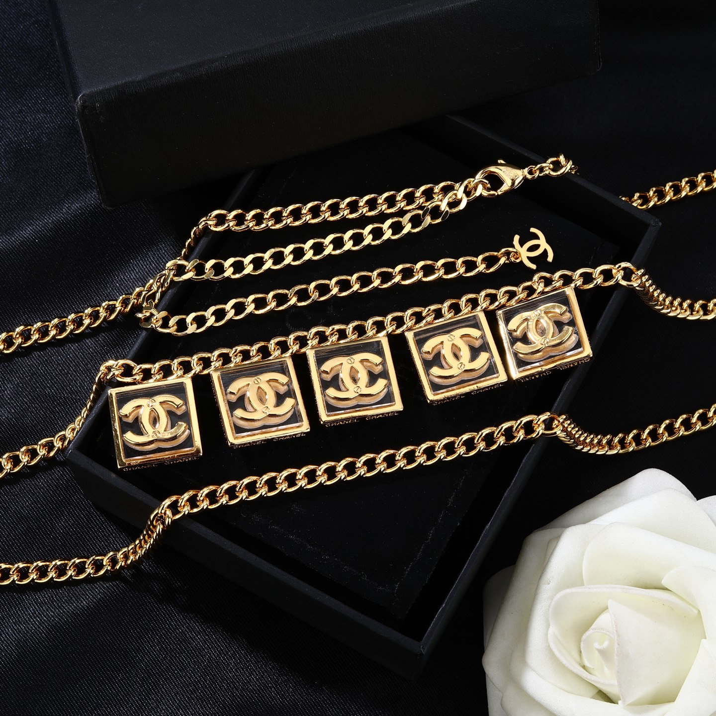 小香 Chanel 新品腰链 代购级别 一比一品质 香奈鹅 系列 风格高级百搭 高级感爆棚 现货 立即抢购👉