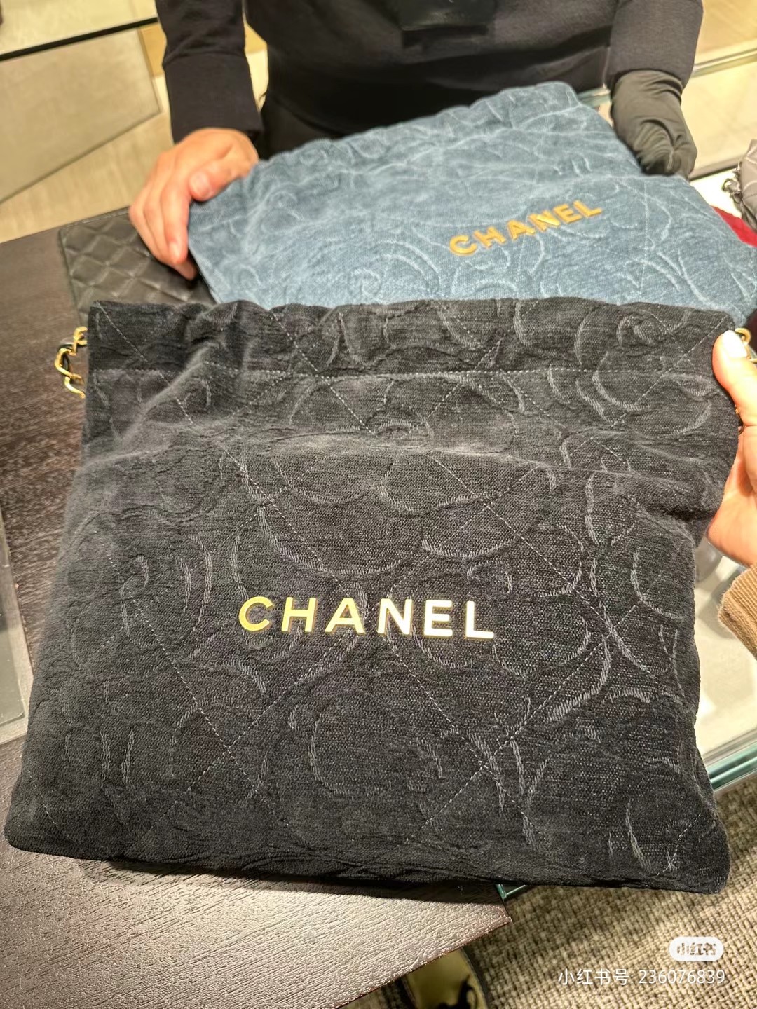 Chanel 22bag camellia black small and medium size 39cm, 35cm