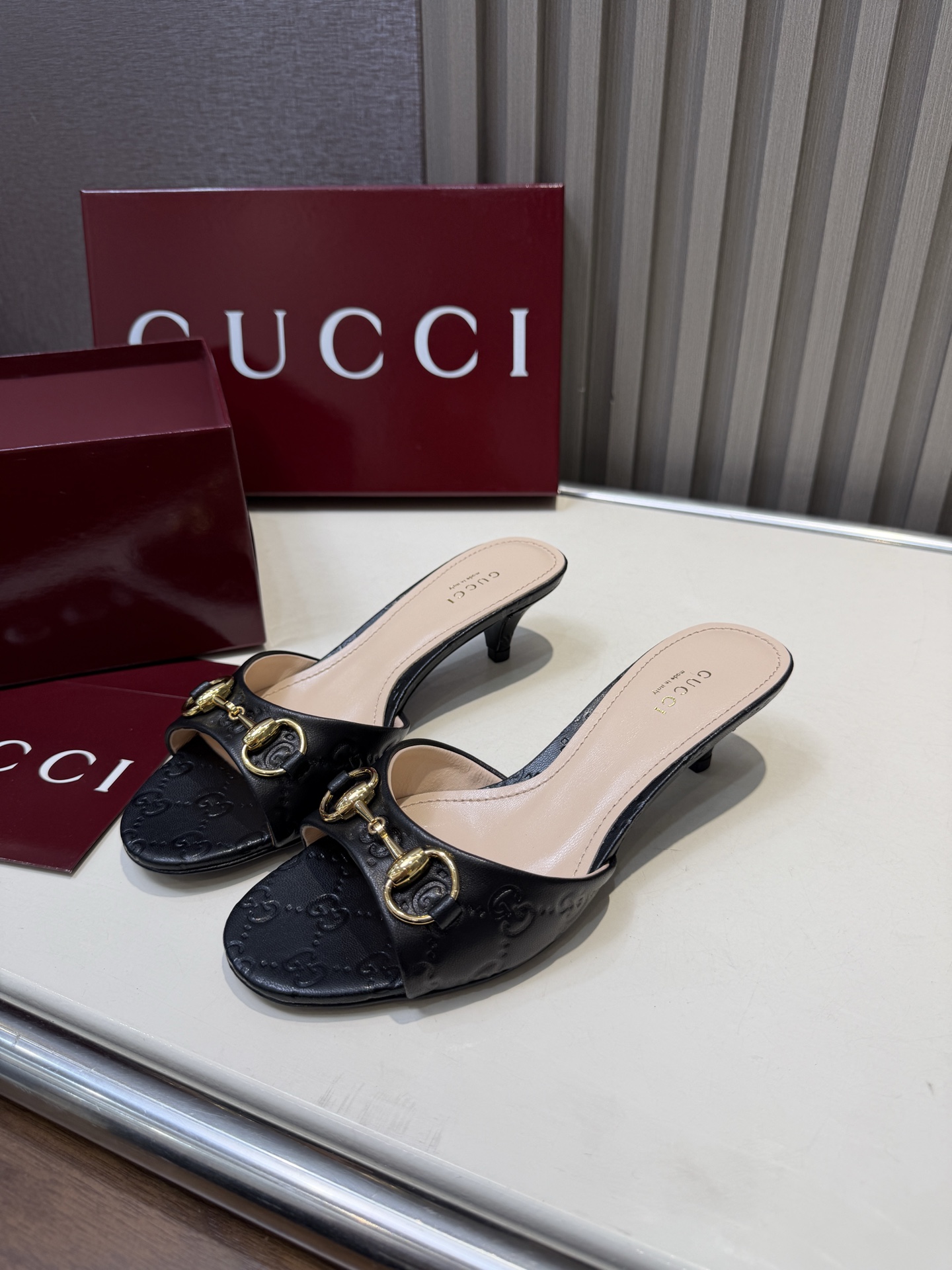 NO:871049,G’s new product, embossed sheepskin material, heel height 4.5Cm, size 35-52 (35, 40, 42, 42 customized) (no negotiation), slippers, gucci, slippers, sheepskin19860909G家上新 压花羊皮材质 跟高4.5Cm 码数35-52（35、40、42、42定制）（不议价）,拖鞋,gucci,slippers,sheepskin,Women's Shoes