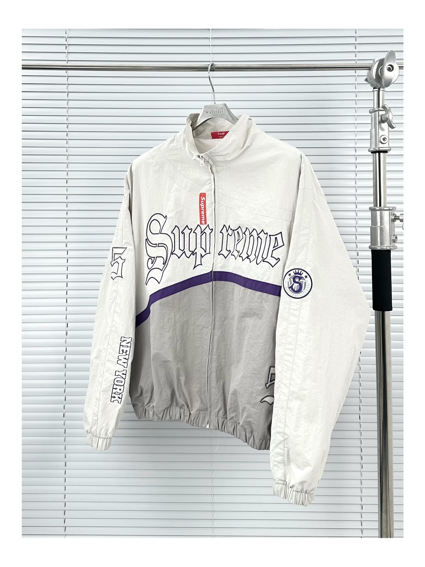 Supreme Old English Track Jacket SS25 - Stylish Logo Windbreaker Jacket