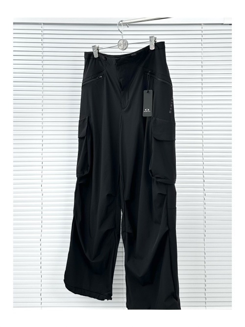 Oakley Black Cargo Pants - Lightweight, Quick-Dry, Functional Streetwear 1 Oakley Black Cargo Pants - Lightweight, Quick-Dry, Functional Streetwear