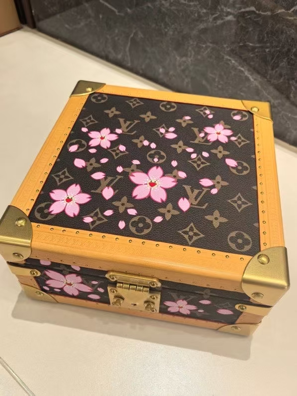 Elegant Sakura Jewelry Box - Portable Travel Jewelry Organizer Case 4 a1749867389083 3468