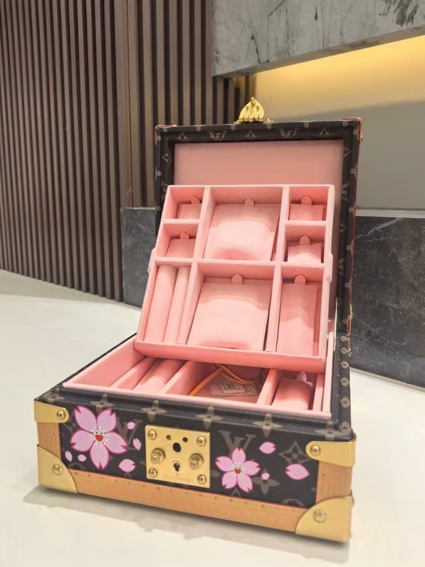 Elegant Sakura Jewelry Box - Portable Travel Jewelry Organizer Case 5 a1749867389093 3303