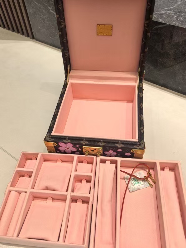 Elegant Sakura Jewelry Box - Portable Travel Jewelry Organizer Case 8 a1749867405316 1350