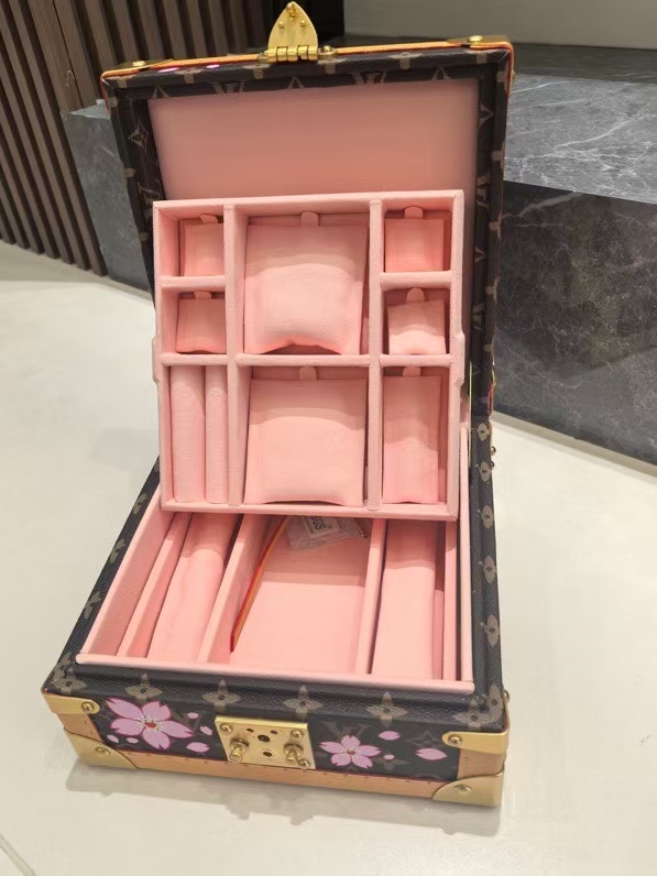 Elegant Sakura Jewelry Box - Portable Travel Jewelry Organizer Case 10 a1749867405319 2476