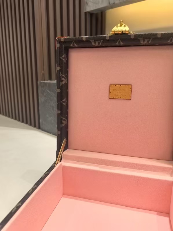 Elegant Sakura Jewelry Box - Portable Travel Jewelry Organizer Case 7 a1749867405323 3118