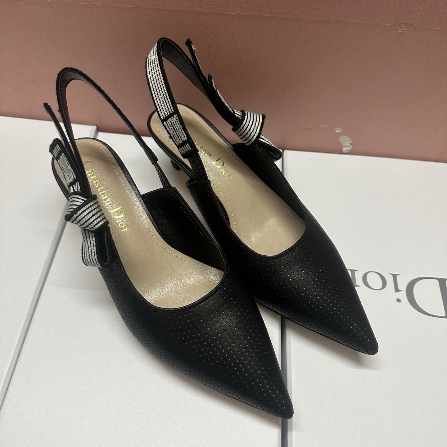 NO:233481,J'ADIOR DIOR counter latest celebrity style with webbing high heels; using unique embroidery of more than 200,000 stitches and a single complete seamless fabric craft, the iconic electric embroidery 