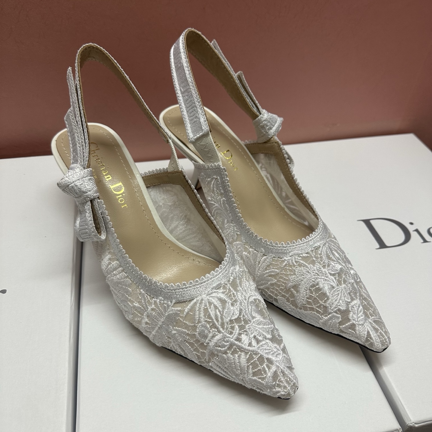 NO:246535,J'ADIOR DIOR counter latest celebrity style with webbing high heels; using unique embroidery of more than 200,000 stitches and a single complete seamless fabric craft, the iconic electric embroidery 