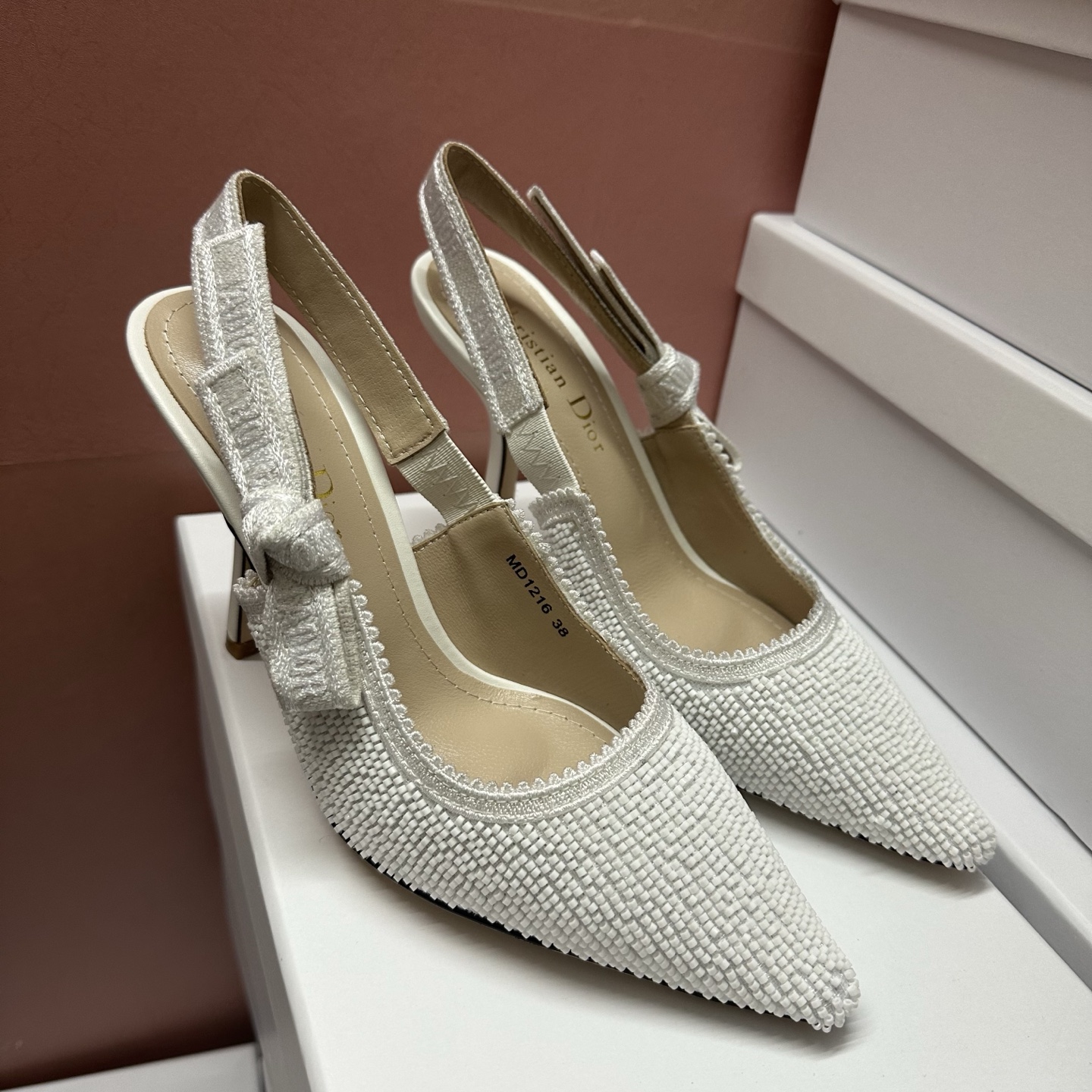 NO:246541,J'ADIOR DIOR counter latest celebrity style with webbing high heels; using unique embroidery of more than 200,000 stitches and a single complete seamless fabric craft, the iconic electric embroidery 