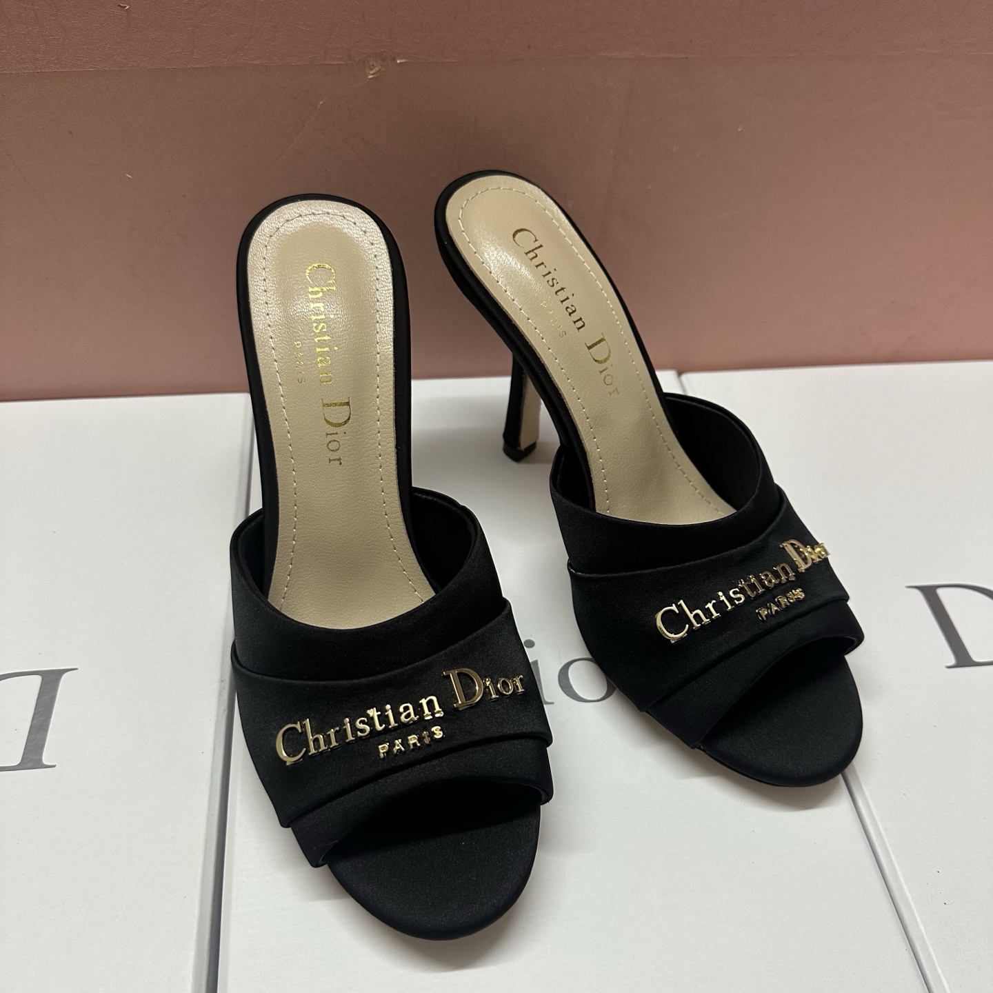 NO:246560,J'ADIOR DIOR counter latest star high-heeled slippers; using unique embroidery of more than 200,000 stitches and a single complete seamless fabric craft, the iconic electric embroidery 