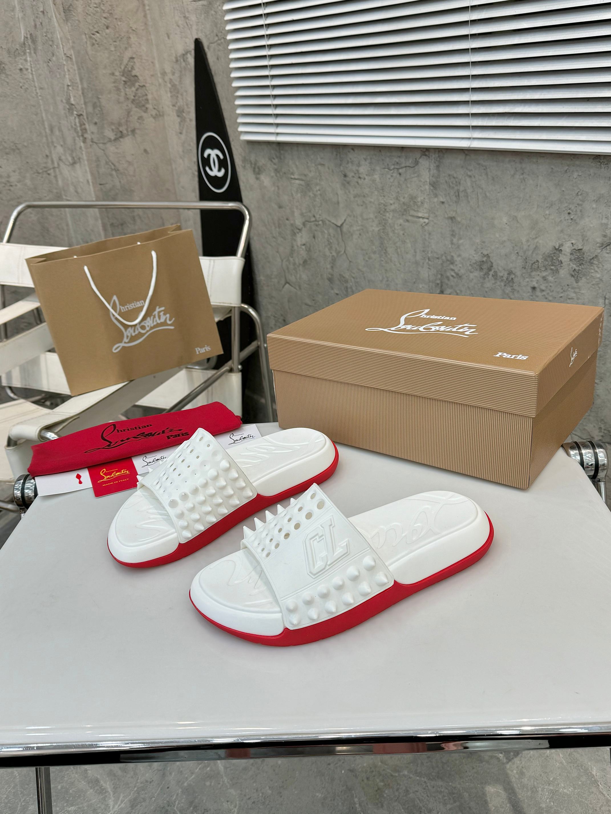 Christian Louboutin Men's White Spike Detail Open Toe Beach Slides 7 a1737527005613 5562