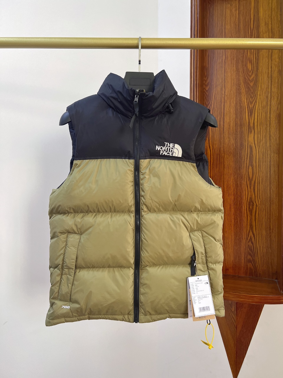 价180
 The North Face/北面  1996经典款羽绒马甲    
身高150-160        体重80-90   穿XS
身高155-165        体重90-110  穿S
身高160-170        体重110-130 穿M
身高165-175         体重130-150 穿L
身高170-180        体重150-170 穿XL
身高175-185        体重170-180 穿2XL