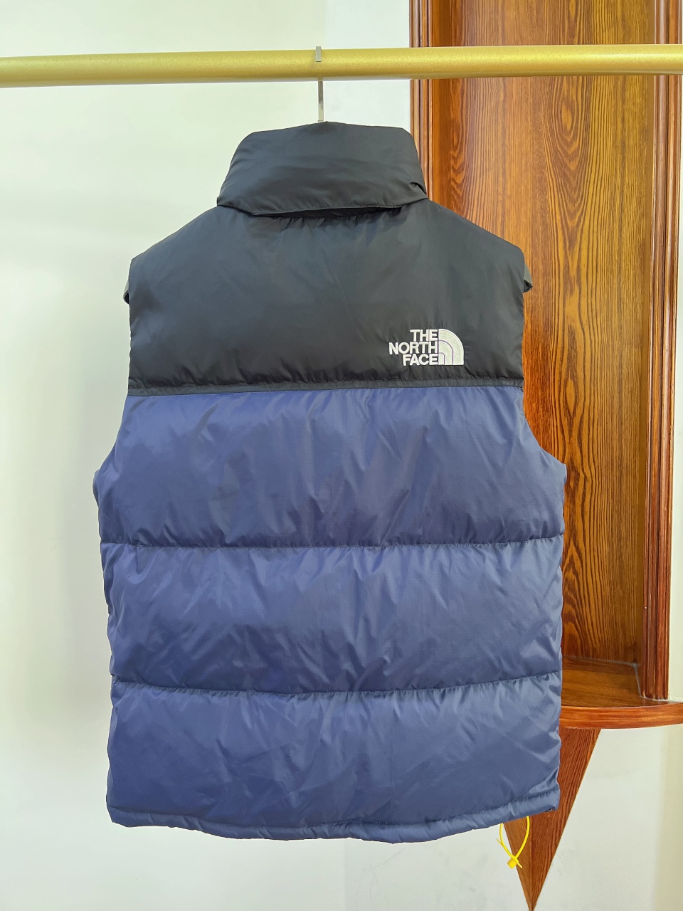 价180
 The North Face/北面  1996经典款羽绒马甲      
身高150-160        体重80-90   穿XS
身高155-165        体重90-110  穿S
身高160-170        体重110-130 穿M
身高165-175         体重130-150 穿L
身高170-180        体重150-170 穿XL
身高175-185        体重170-180 穿2XL