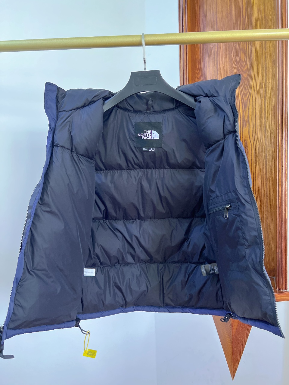 价180
 The North Face/北面  1996经典款羽绒马甲      
身高150-160        体重80-90   穿XS
身高155-165        体重90-110  穿S
身高160-170        体重110-130 穿M
身高165-175         体重130-150 穿L
身高170-180        体重150-170 穿XL
身高175-185        体重170-180 穿2XL
