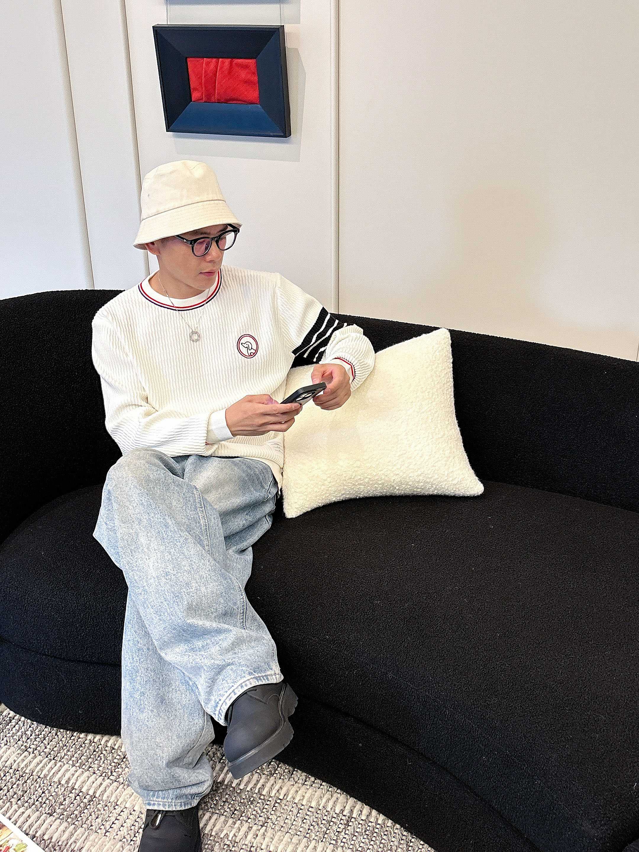 💐Tb 2025秋冬羊毛混纺圆领针织毛衣，采用进口定制纱线，上身舒适保暖，专柜同步在售。三标齐全。码数: