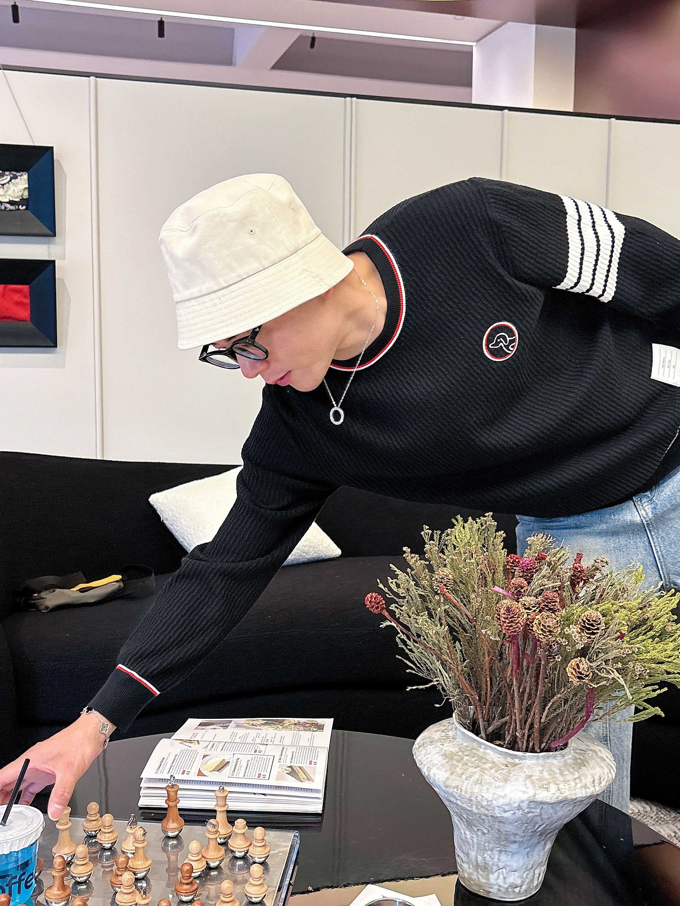 💐Tb 2025秋冬羊毛混纺圆领针织毛衣，采用进口定制纱线，上身舒适保暖，专柜同步在售。三标齐全。码数: