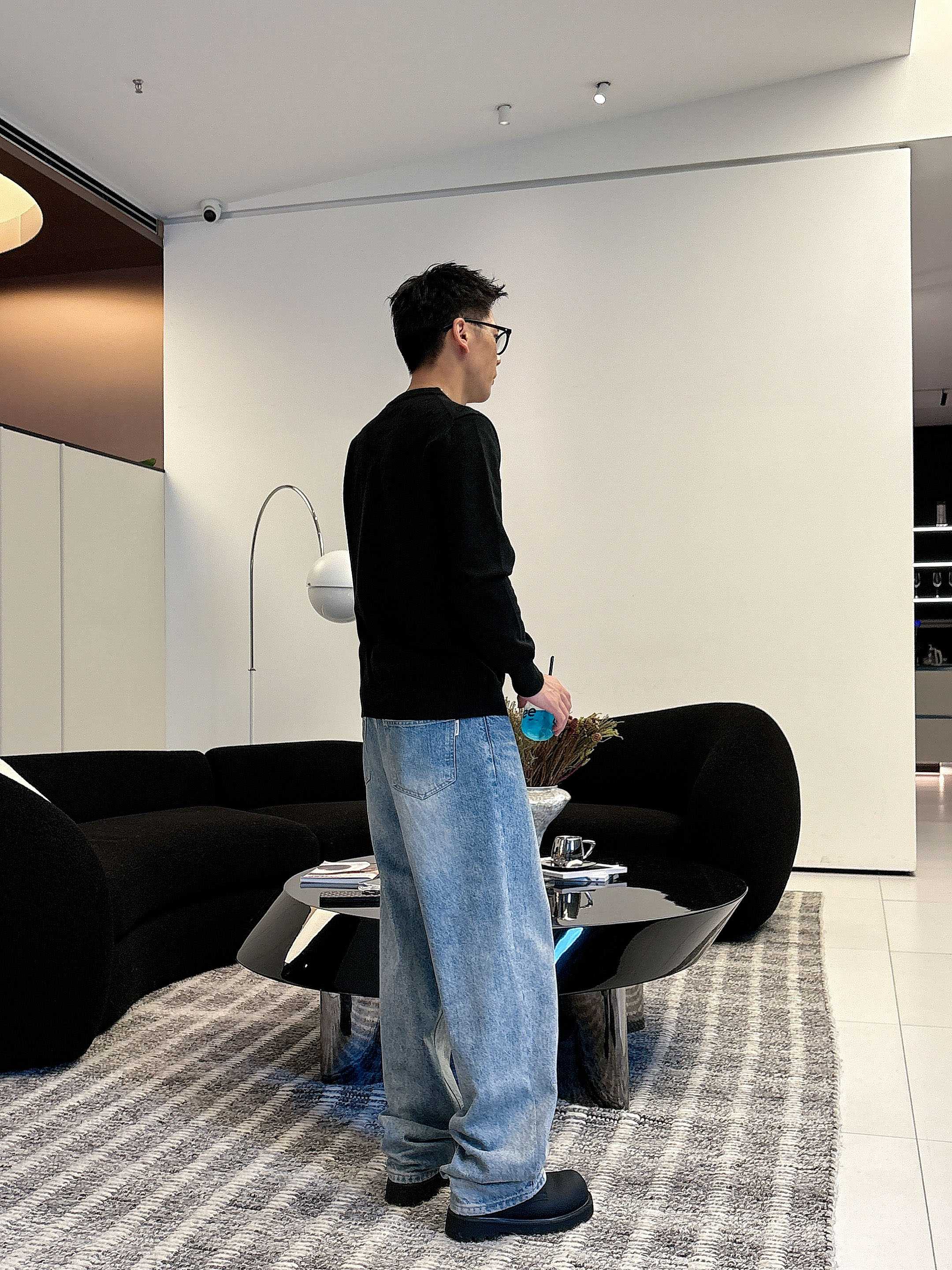 💐Lv 2025秋冬羊毛混纺圆领针织毛衣，采用进口定制纱线，上身舒适保暖，专柜同步在售。三标齐全。码数: