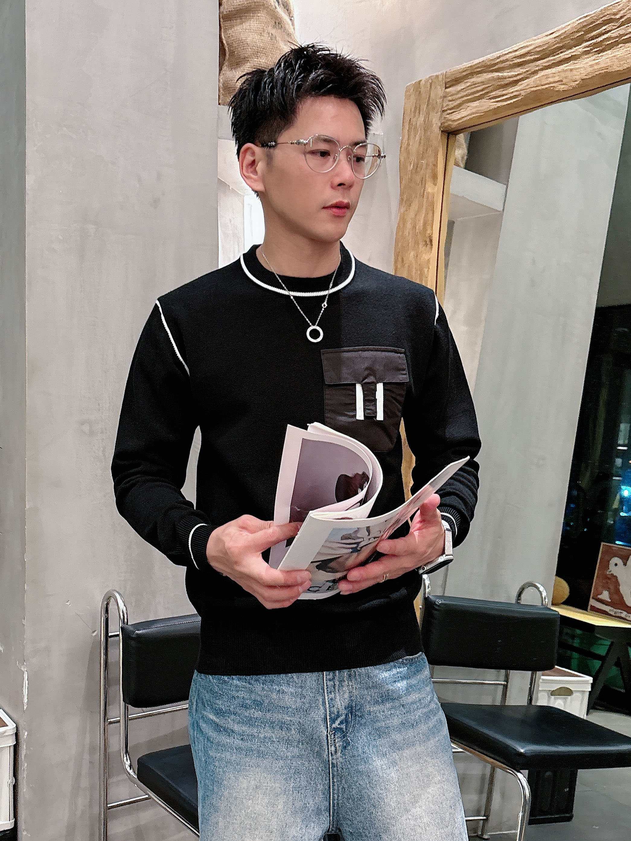 💐爱马仕 2025秋冬羊毛混纺圆领针织毛衣，采用进口定制纱线，上身舒适保暖，专柜同步在售。三标齐全。码数