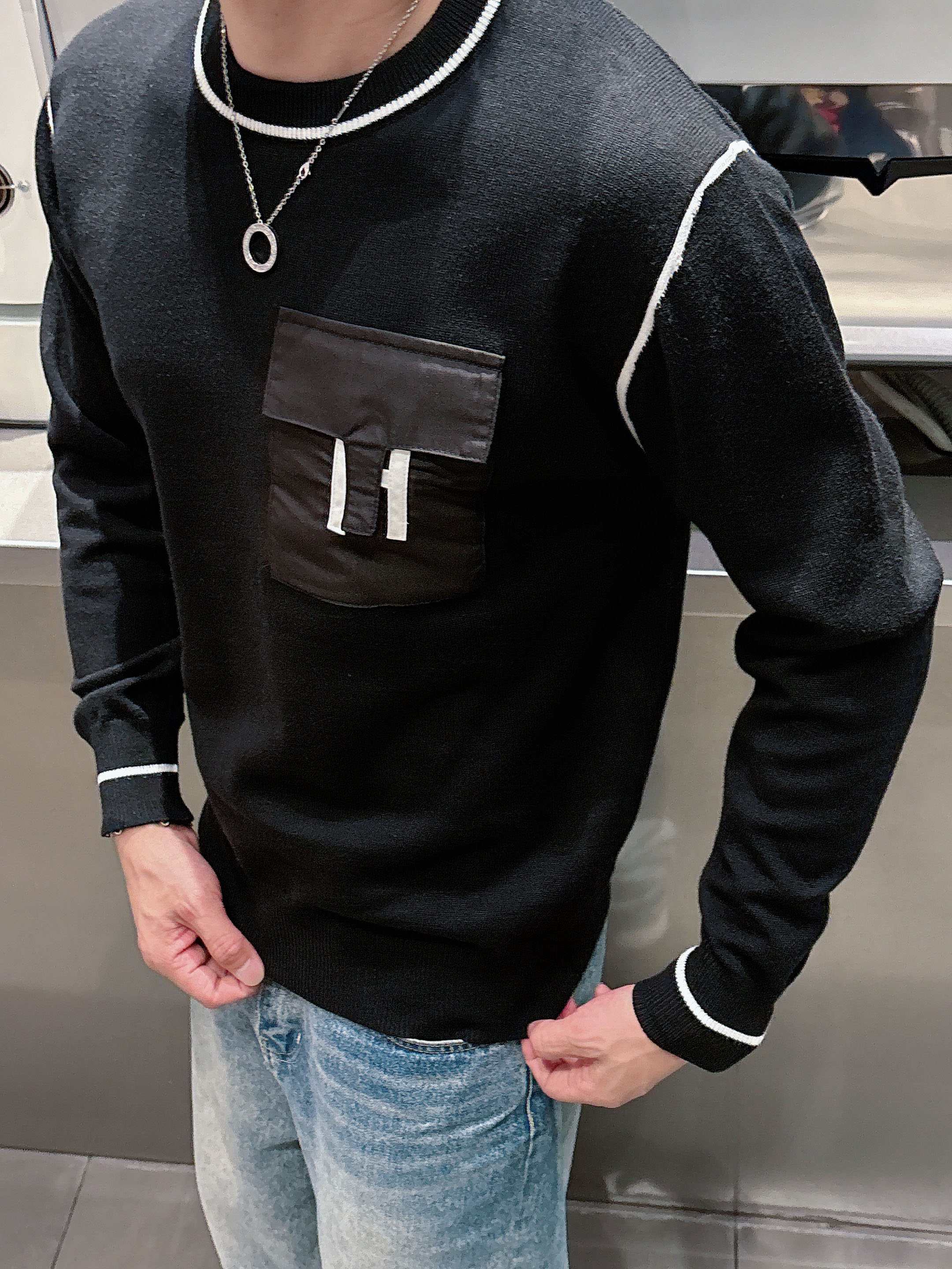 💐爱马仕 2025秋冬羊毛混纺圆领针织毛衣，采用进口定制纱线，上身舒适保暖，专柜同步在售。三标齐全。码数