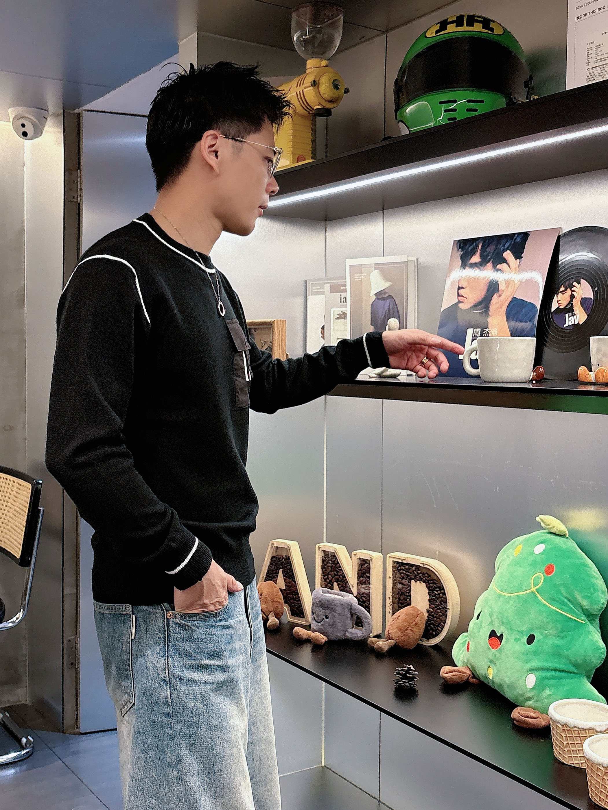 💐爱马仕 2025秋冬羊毛混纺圆领针织毛衣，采用进口定制纱线，上身舒适保暖，专柜同步在售。三标齐全。码数