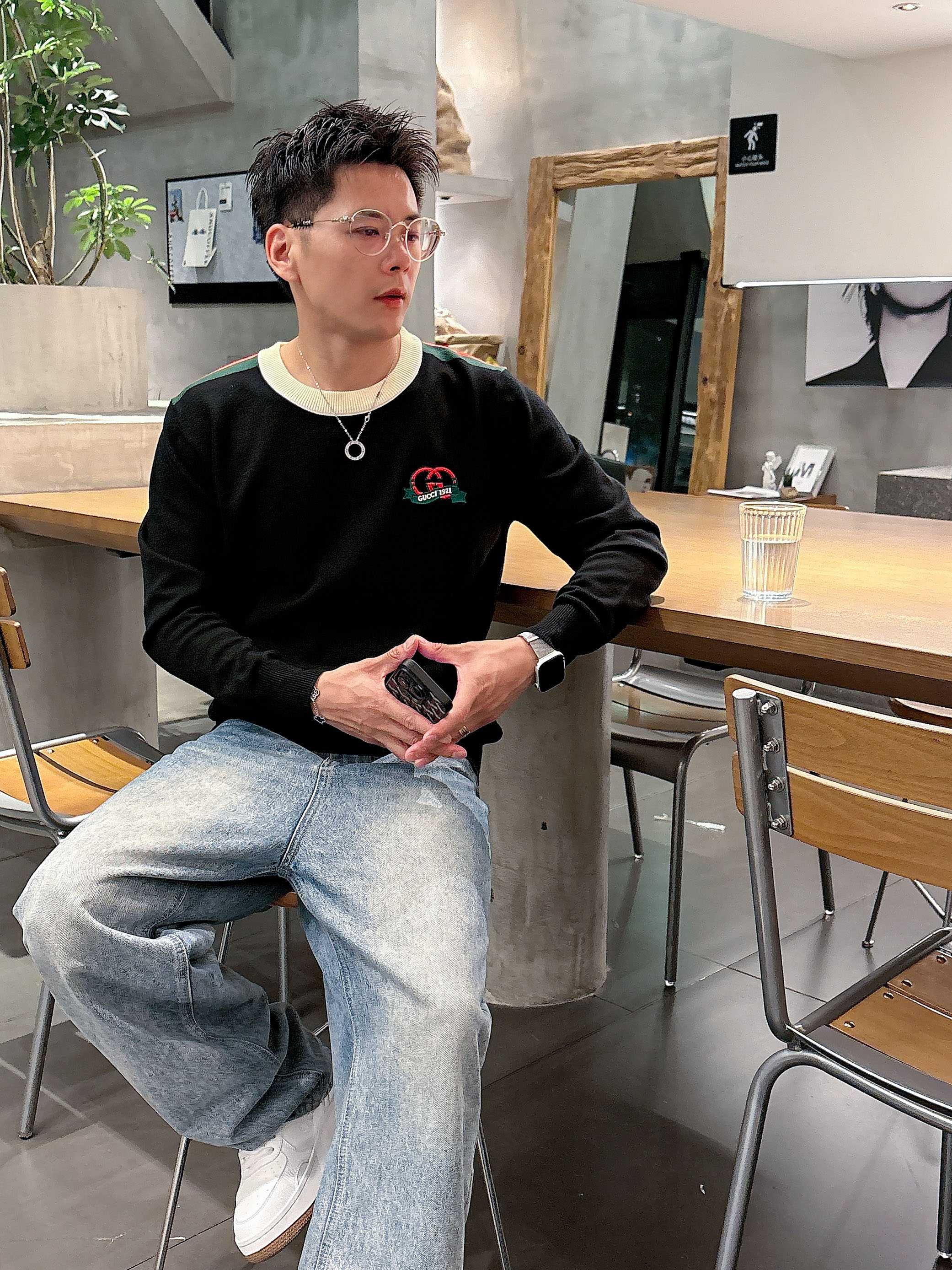 💐古奇 2025秋冬羊毛混纺圆领针织毛衣，采用进口定制纱线，上身舒适保暖，专柜同步在售。三标齐全。码数: