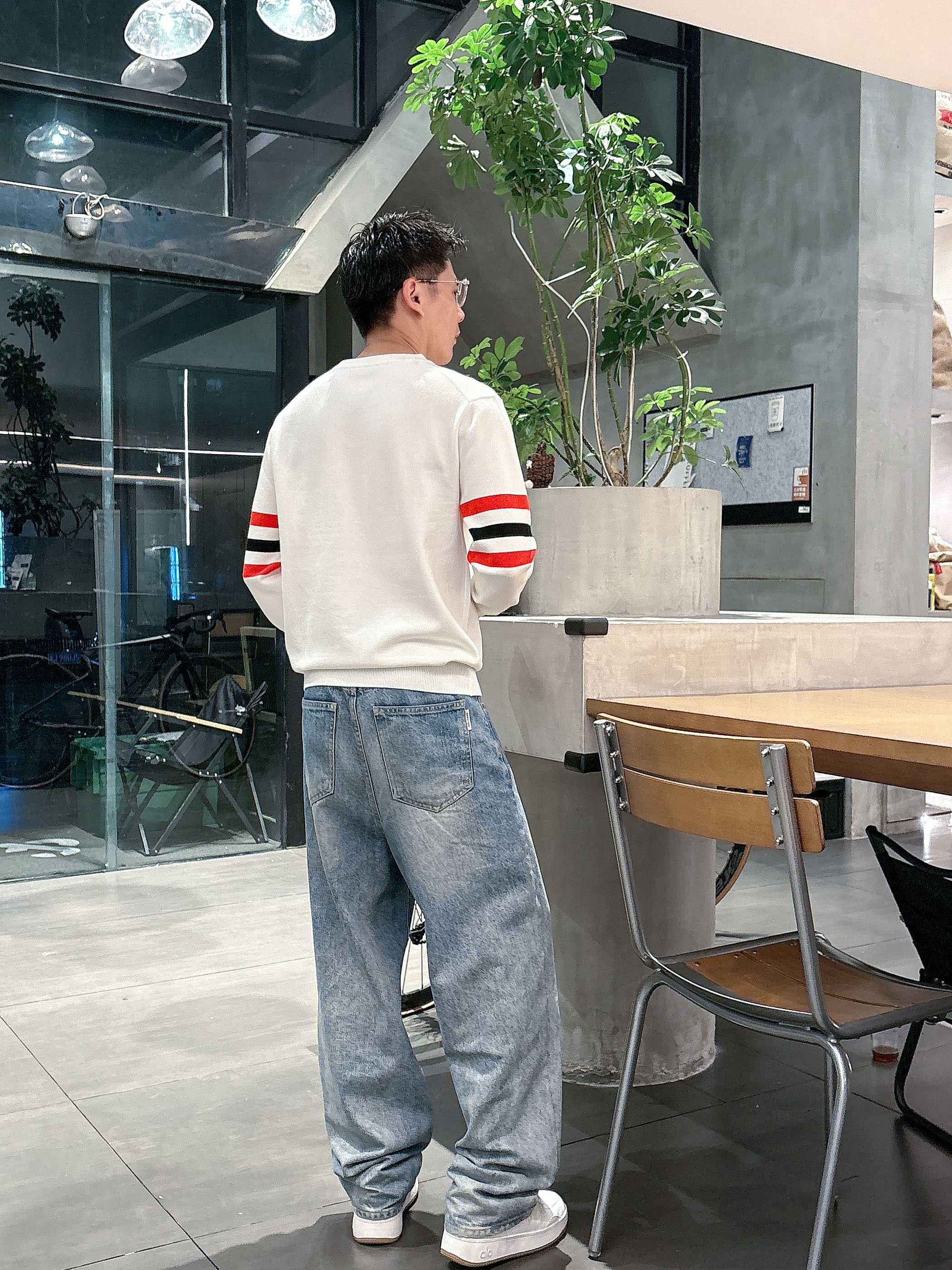 💐古奇 2025秋冬羊毛混纺圆领针织毛衣，采用进口定制纱线，上身舒适保暖，专柜同步在售。三标齐全。码数: