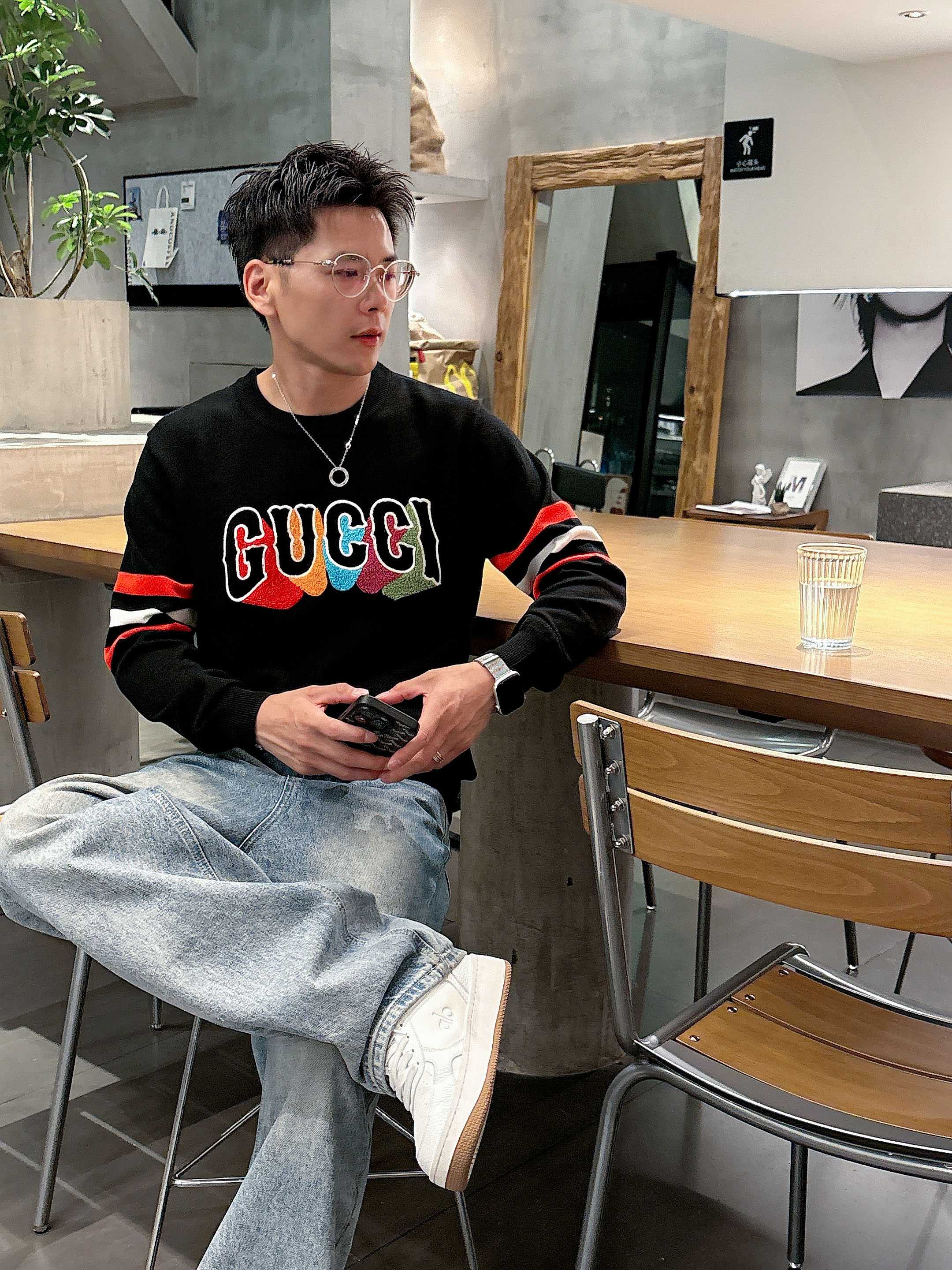 💐古奇 2025秋冬羊毛混纺圆领针织毛衣，采用进口定制纱线，上身舒适保暖，专柜同步在售。三标齐全。码数: