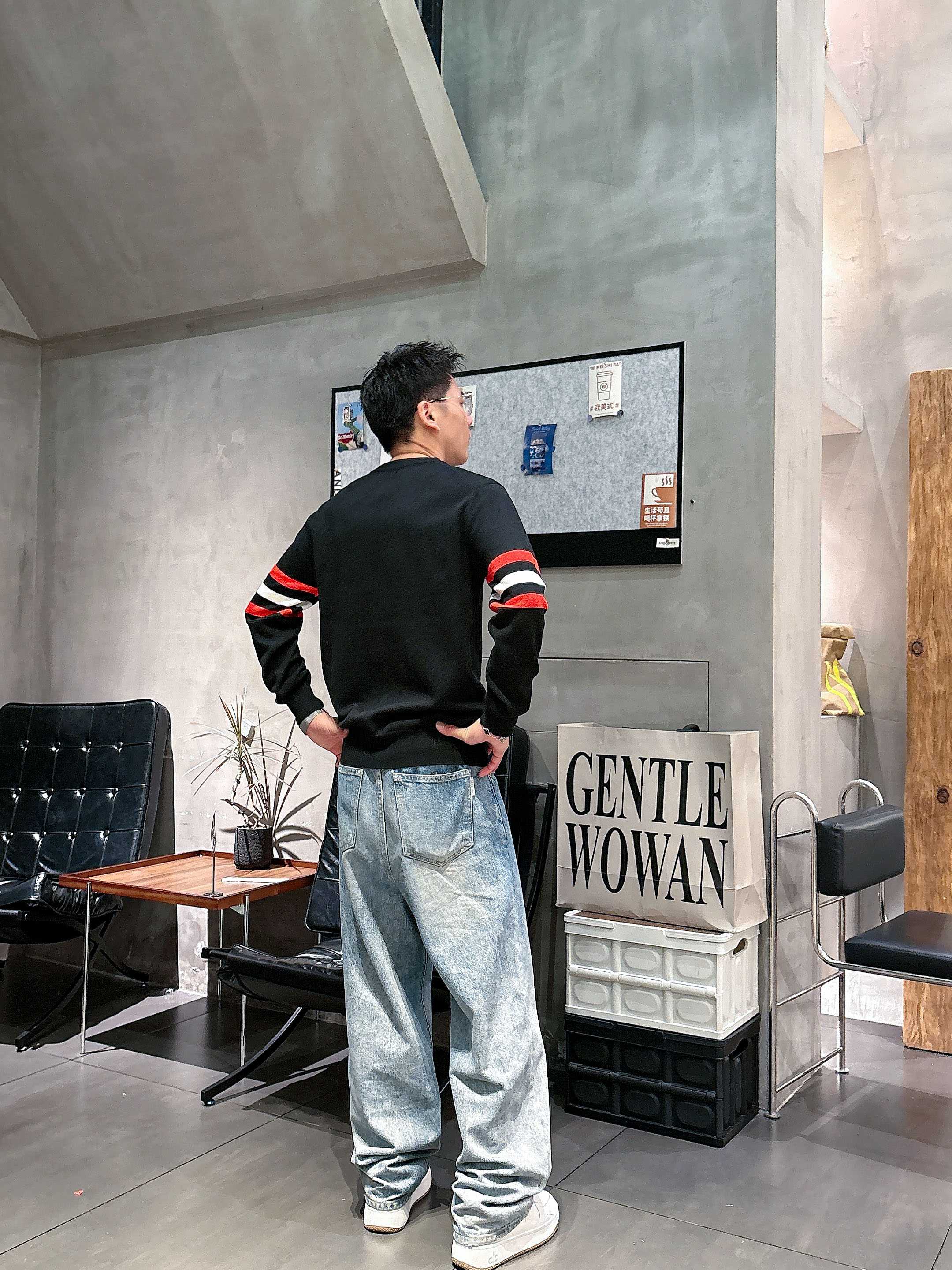 💐古奇 2025秋冬羊毛混纺圆领针织毛衣，采用进口定制纱线，上身舒适保暖，专柜同步在售。三标齐全。码数: