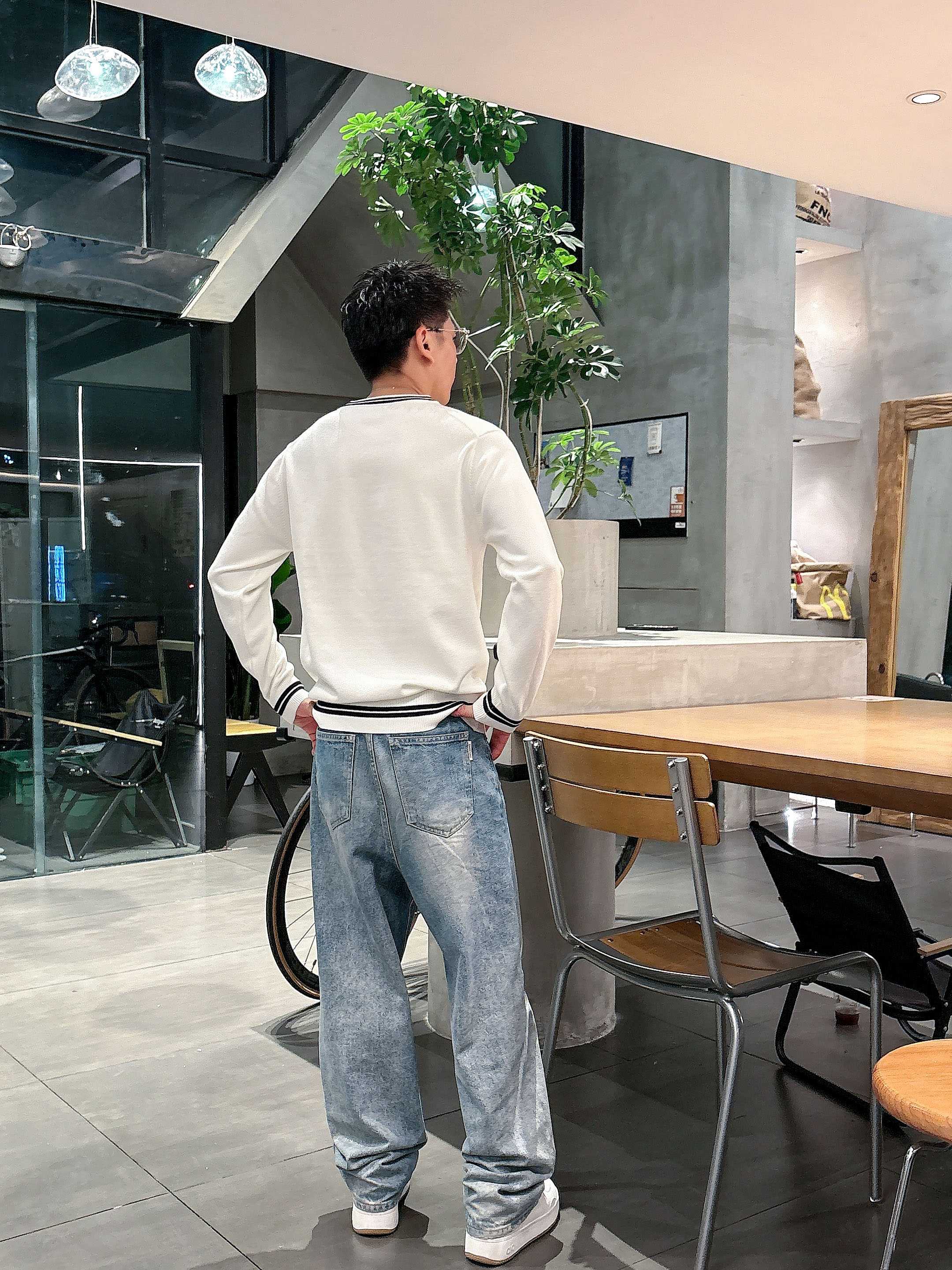 💐古琦 2025秋冬羊毛混纺圆领针织毛衣，采用进口定制纱线，上身舒适保暖，专柜同步在售。三标齐全。码数: