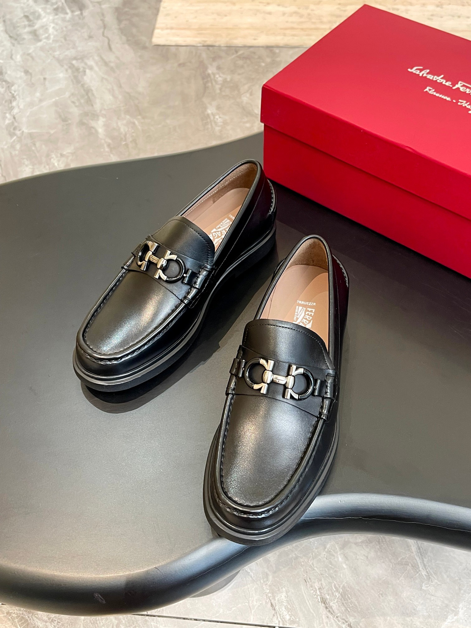 Salvatore Ferragamo Men's Leather Loafers with Contrast Rubber Sole 3 a1729138169198 4427