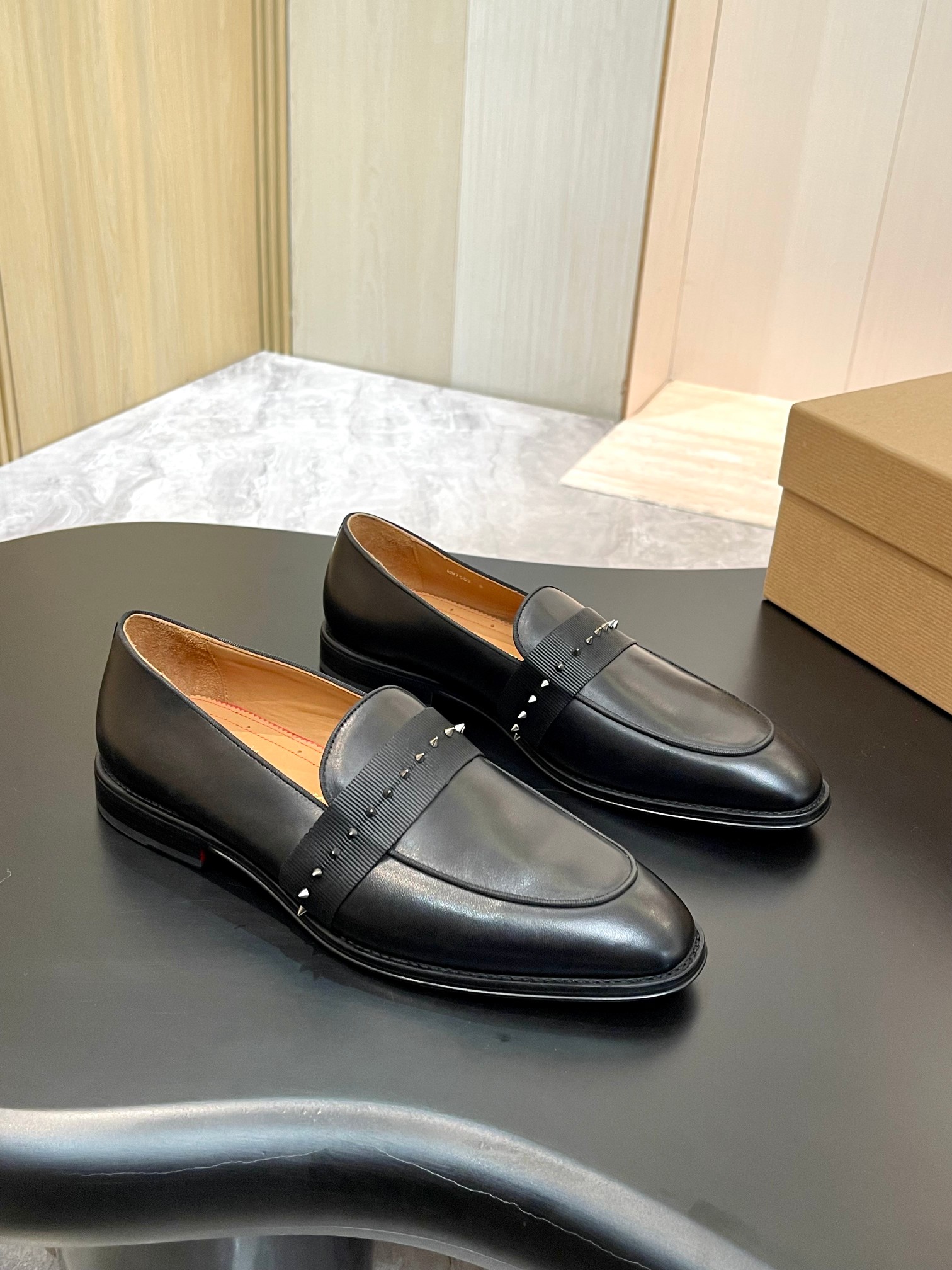 Christian Louboutin Style Red Leather Men's Shoes style reference detail image 4 from source 782783