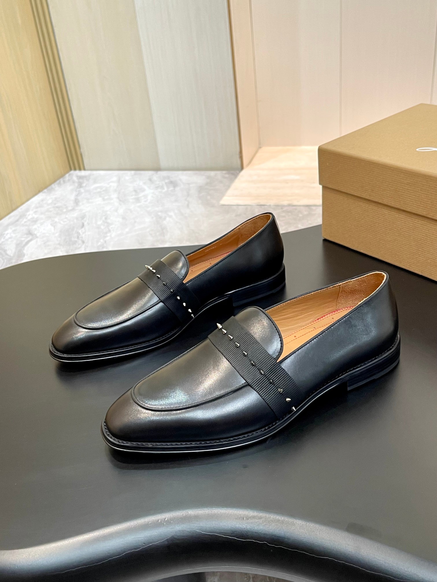 Christian Louboutin Style Red Leather Men's Shoes style reference detail image 3 from source 782783
