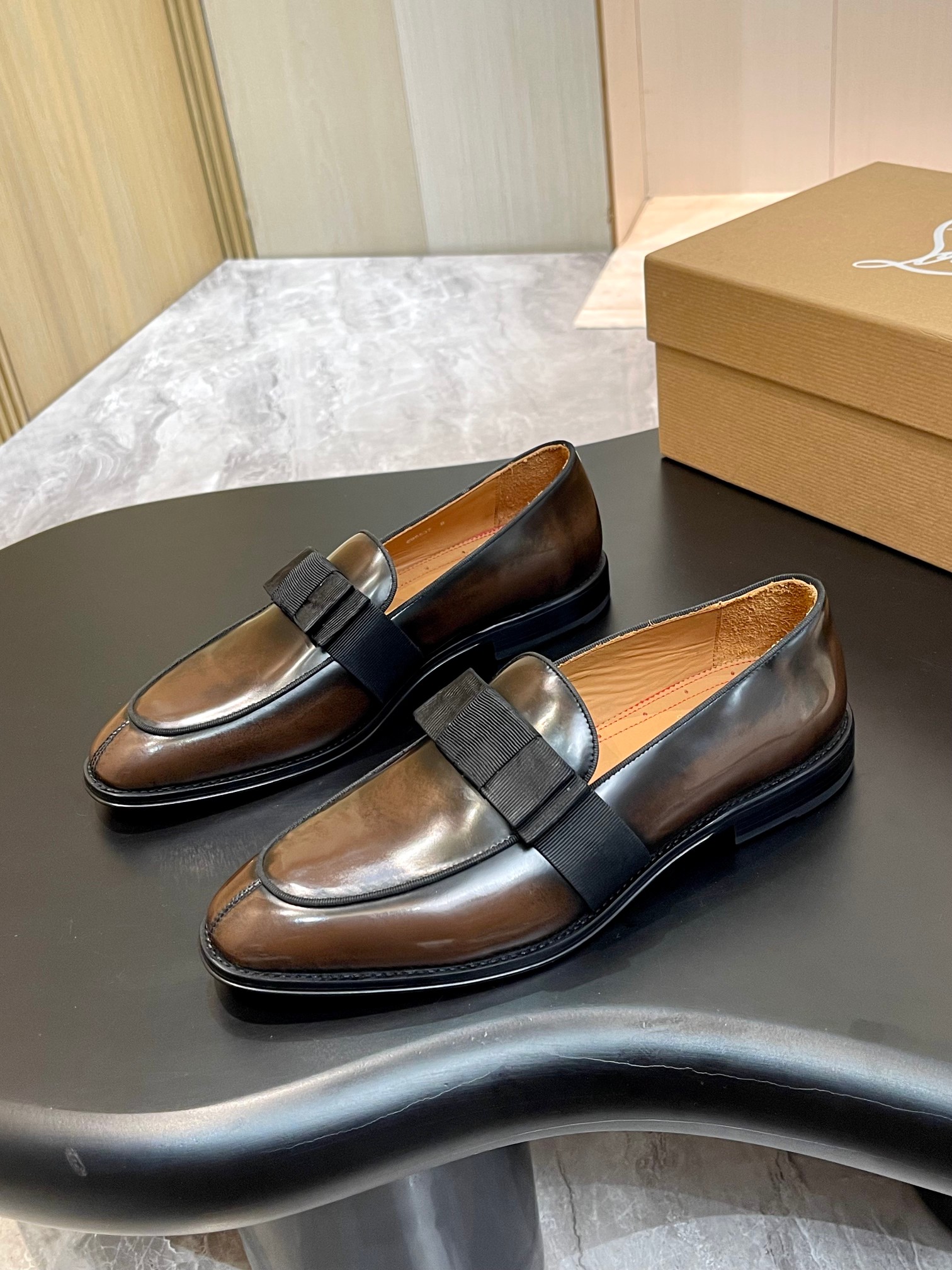 Christian Louboutin Style Red Leather Men's Shoes style reference detail image 3 from source 782830