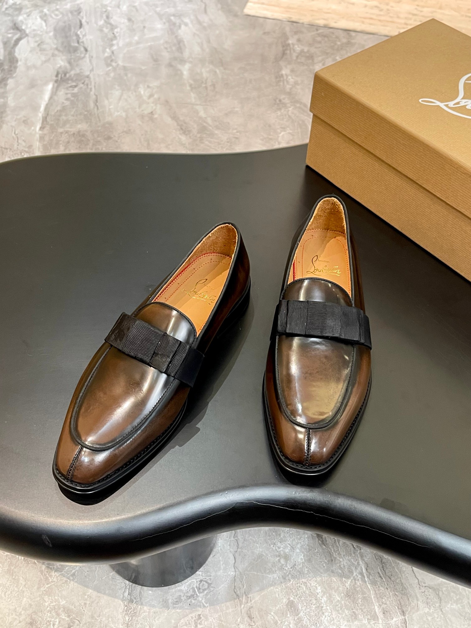 Christian Louboutin（cl男） Style Red Leather Men's Shoes Lookbook Reference image 2