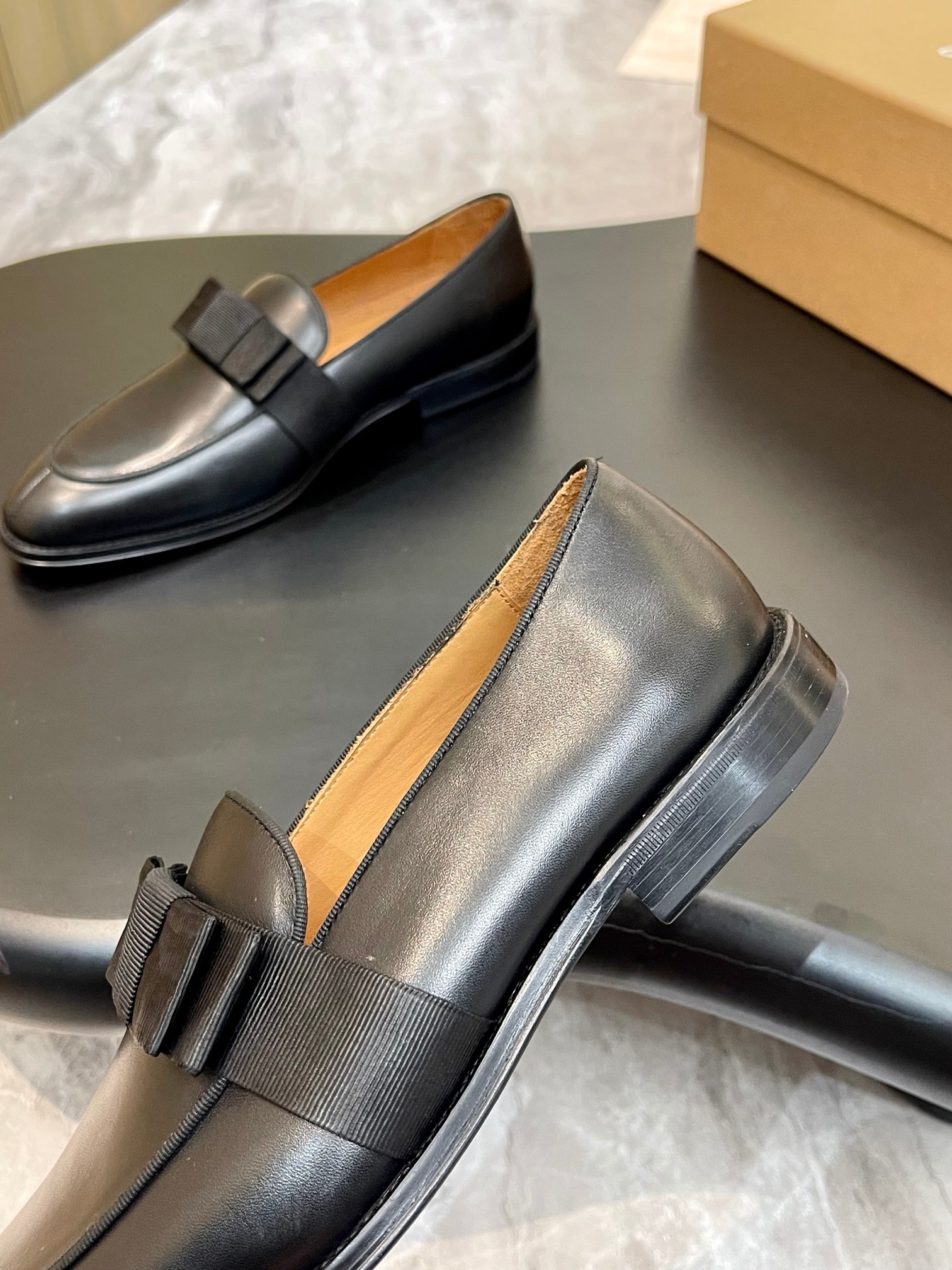 Christian Louboutin Style Red Leather Men's Shoes style reference detail image 7 from source 782833