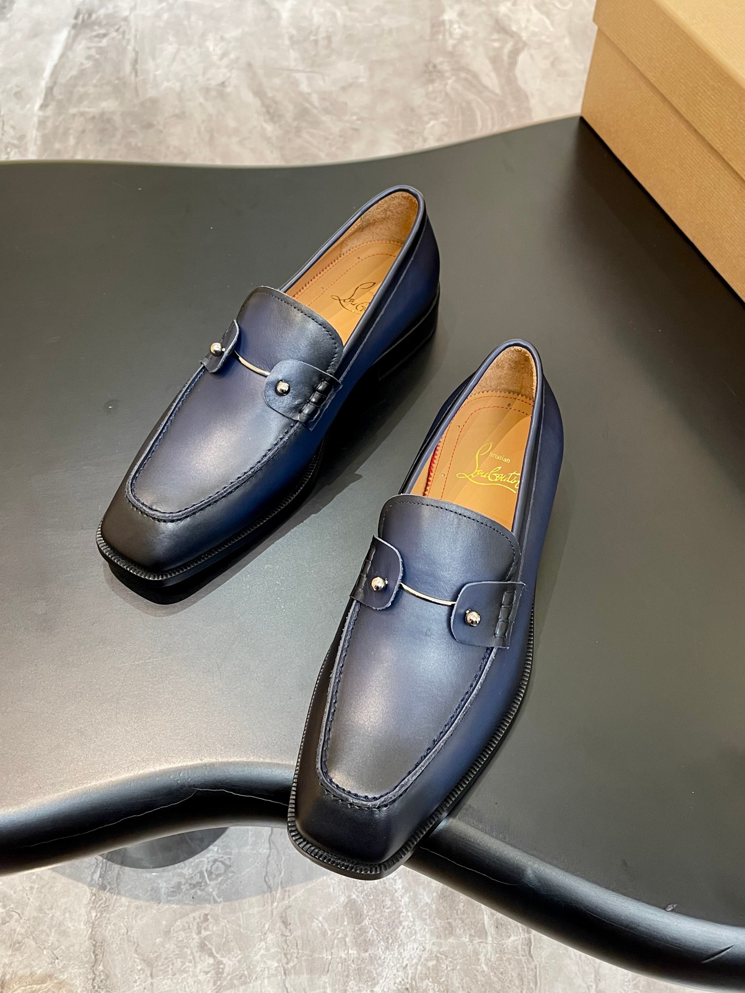 Christian Louboutin（cl男） Style Red Leather Men's Shoes Lookbook Reference image 2